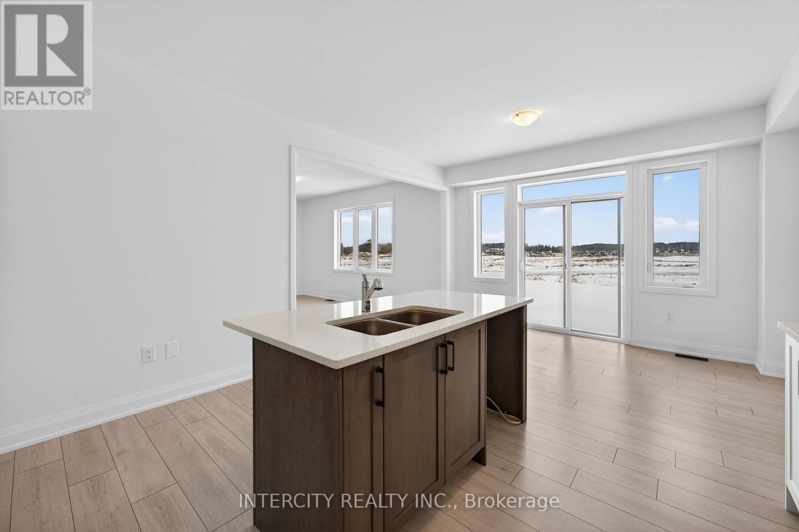 32 Legacy Circle, Wasaga Beach, Ontario L9Z 0M5 - Photo 14 - S12917002