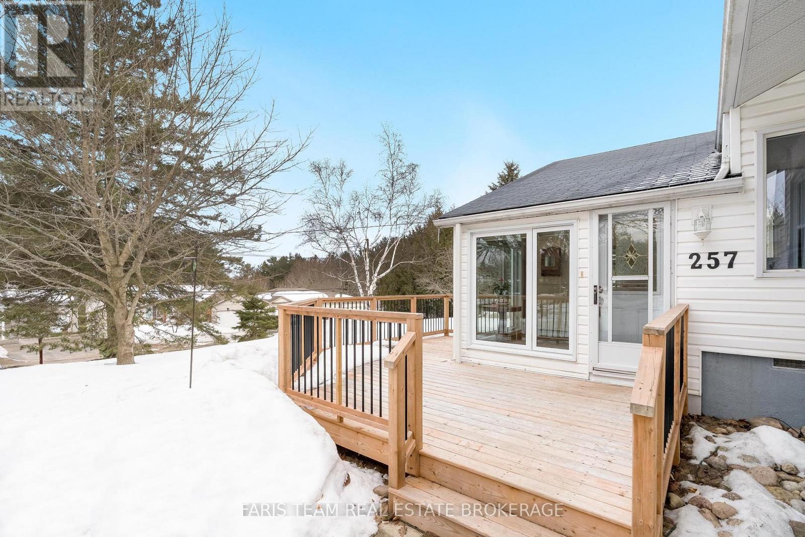 257 Church Street, Penetanguishene, Ontario  L9M 1G6 - Photo 5 - S12914072