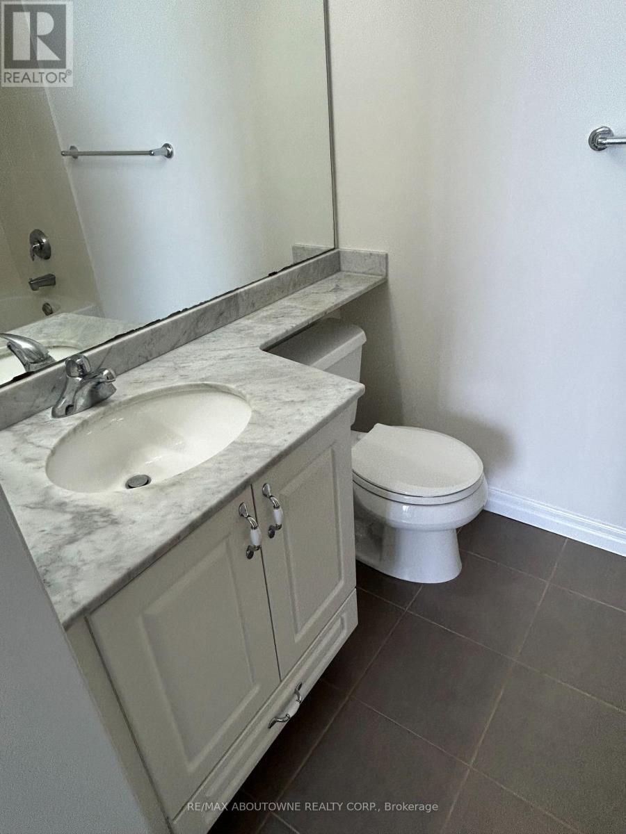 3306 - 223 Webb Drive, Mississauga (City Centre), Ontario  L5B 0E8 - Photo 15 - W12913224