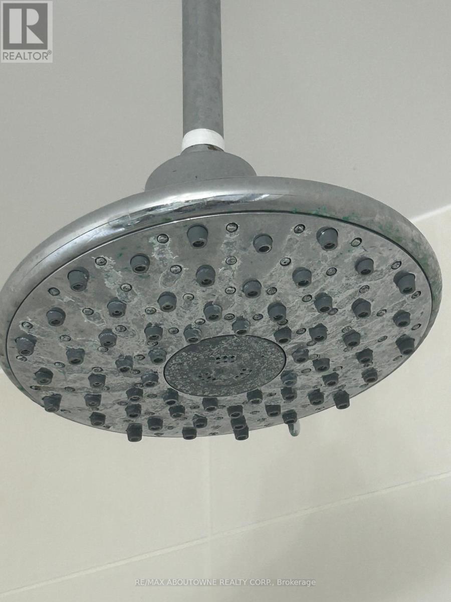 3306 - 223 Webb Drive, Mississauga (City Centre), Ontario  L5B 0E8 - Photo 17 - W12913224