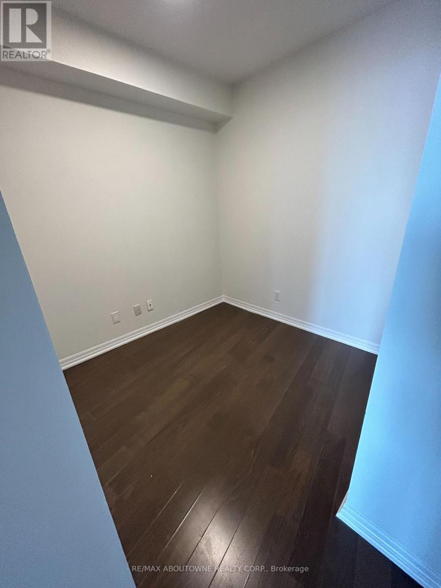 3306 - 223 Webb Drive, Mississauga (City Centre), Ontario  L5B 0E8 - Photo 19 - W12913224