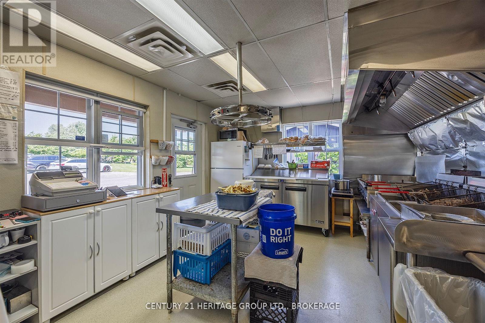 3756 County Road 3, Leeds And The Thousand Islands, Ontario  K0K 1N0 - Photo 21 - X12918324