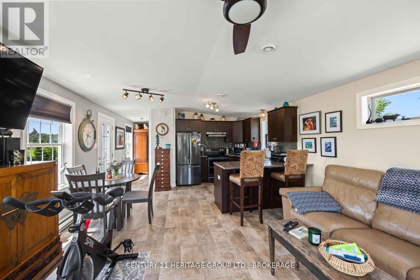 3756 County Road 3, Leeds And The Thousand Islands, Ontario  K0K 1N0 - Photo 8 - X12918324