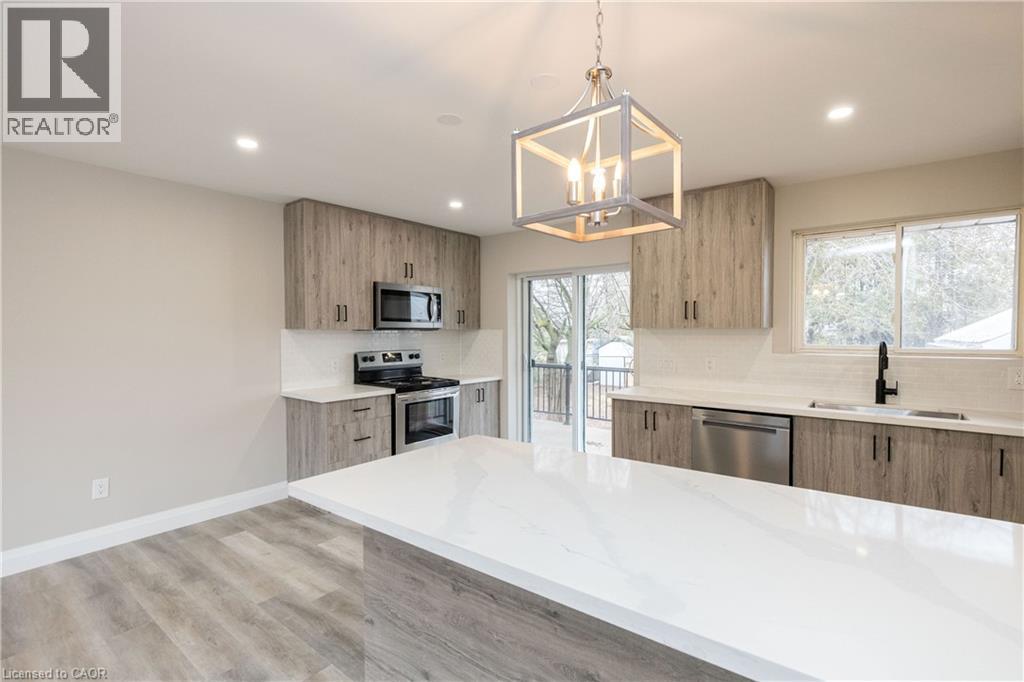 402 Third Line, Oakville, Ontario  L6L 4A5 - Photo 9 - 40810723