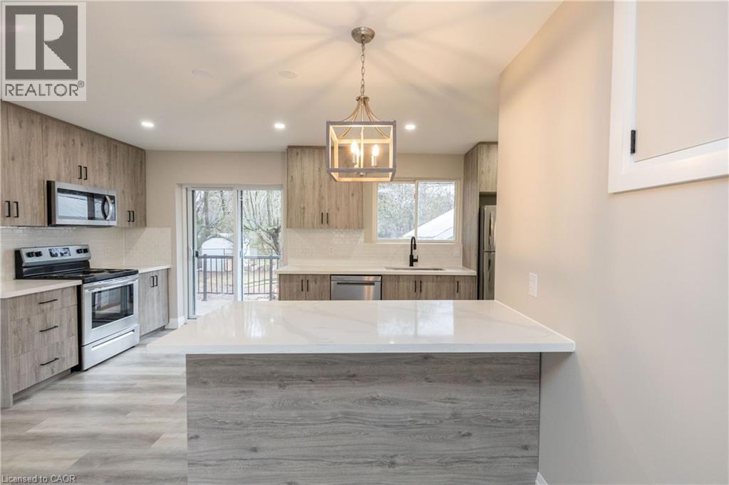 402 Third Line, Oakville, Ontario  L6L 4A5 - Photo 7 - 40810723