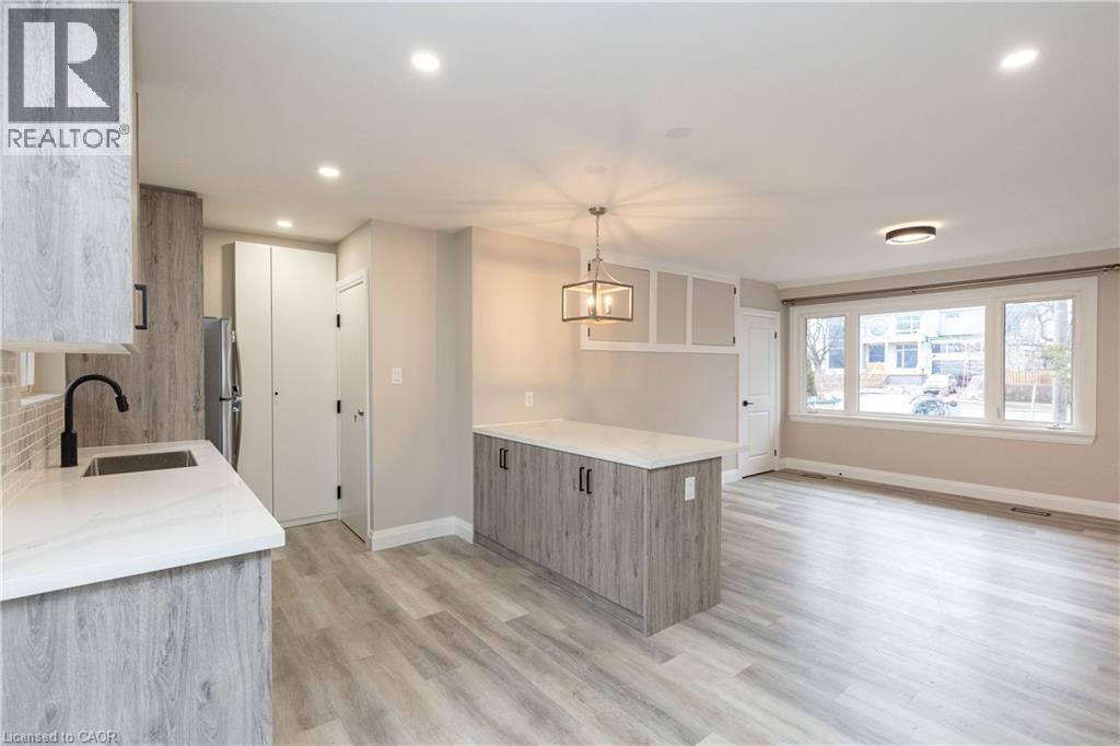 402 Third Line, Oakville, Ontario  L6L 4A5 - Photo 5 - 40810723