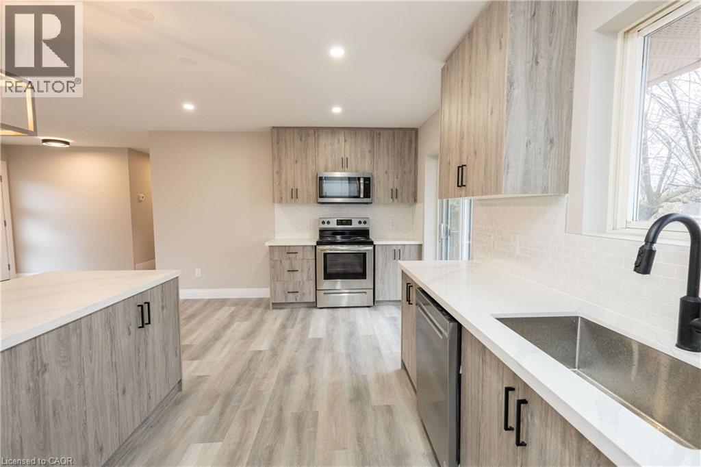 402 Third Line, Oakville, Ontario  L6L 4A5 - Photo 8 - 40810723