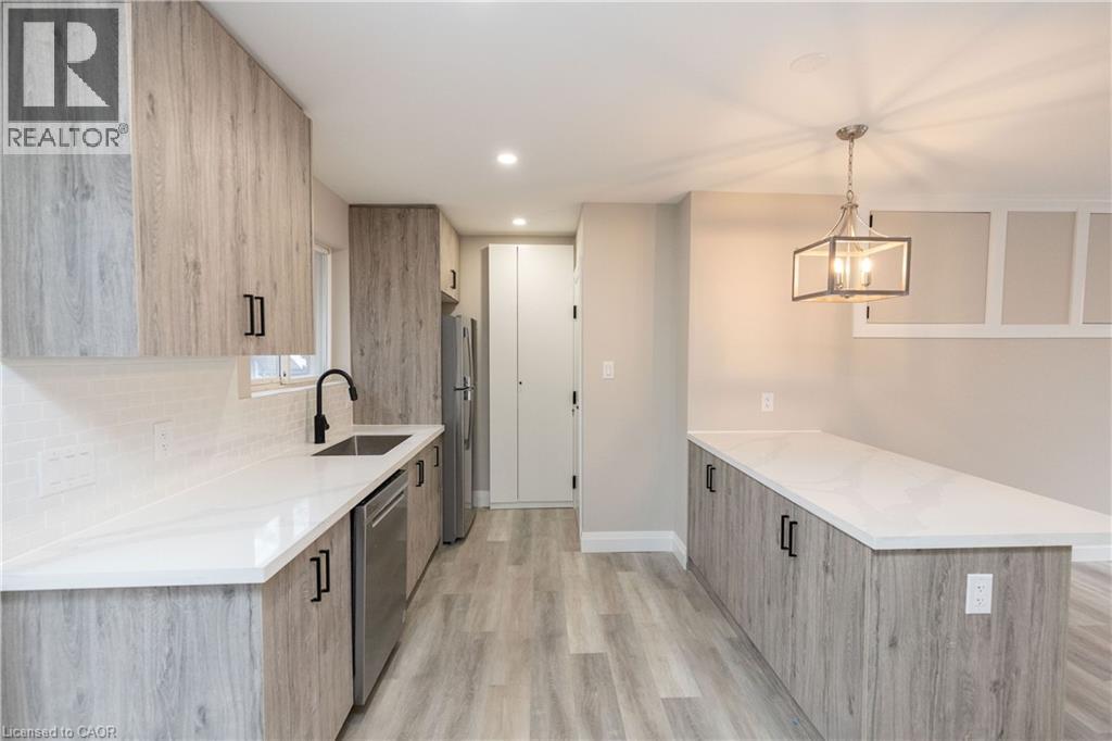 402 Third Line, Oakville, Ontario  L6L 4A5 - Photo 10 - 40810723