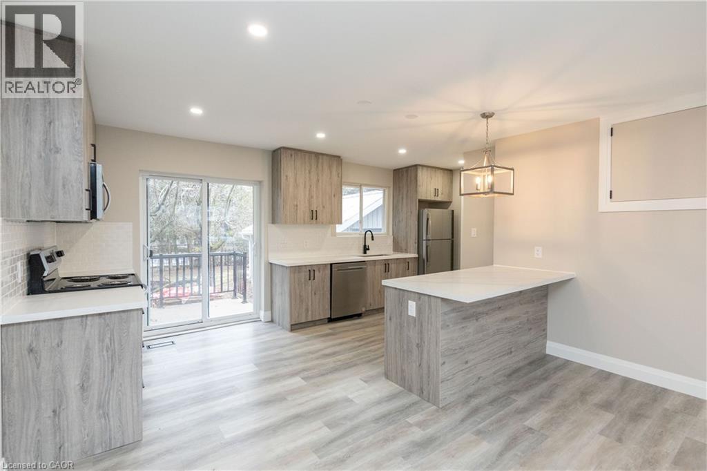 402 Third Line, Oakville, Ontario  L6L 4A5 - Photo 4 - 40810723