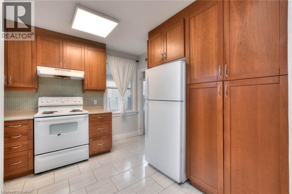 839 Stirling Avenue S, Kitchener, Ontario  N2L 2M6 - Photo 5 - 40814879