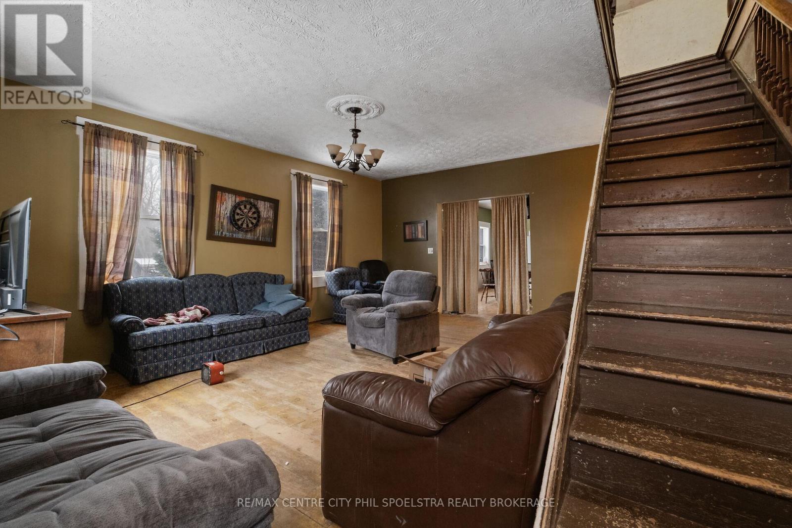 544 Concession 8 Road, Brockton, Ontario  N0G 1S0 - Photo 11 - X12918206