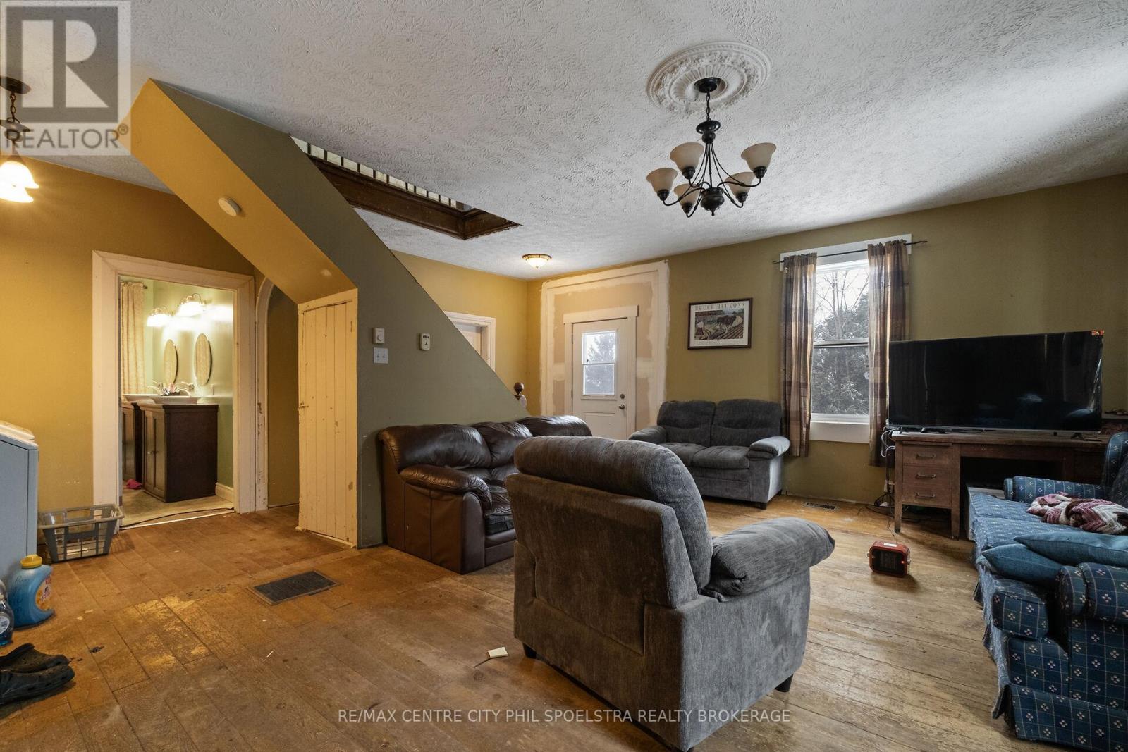 544 Concession 8 Road, Brockton, Ontario  N0G 1S0 - Photo 9 - X12918206