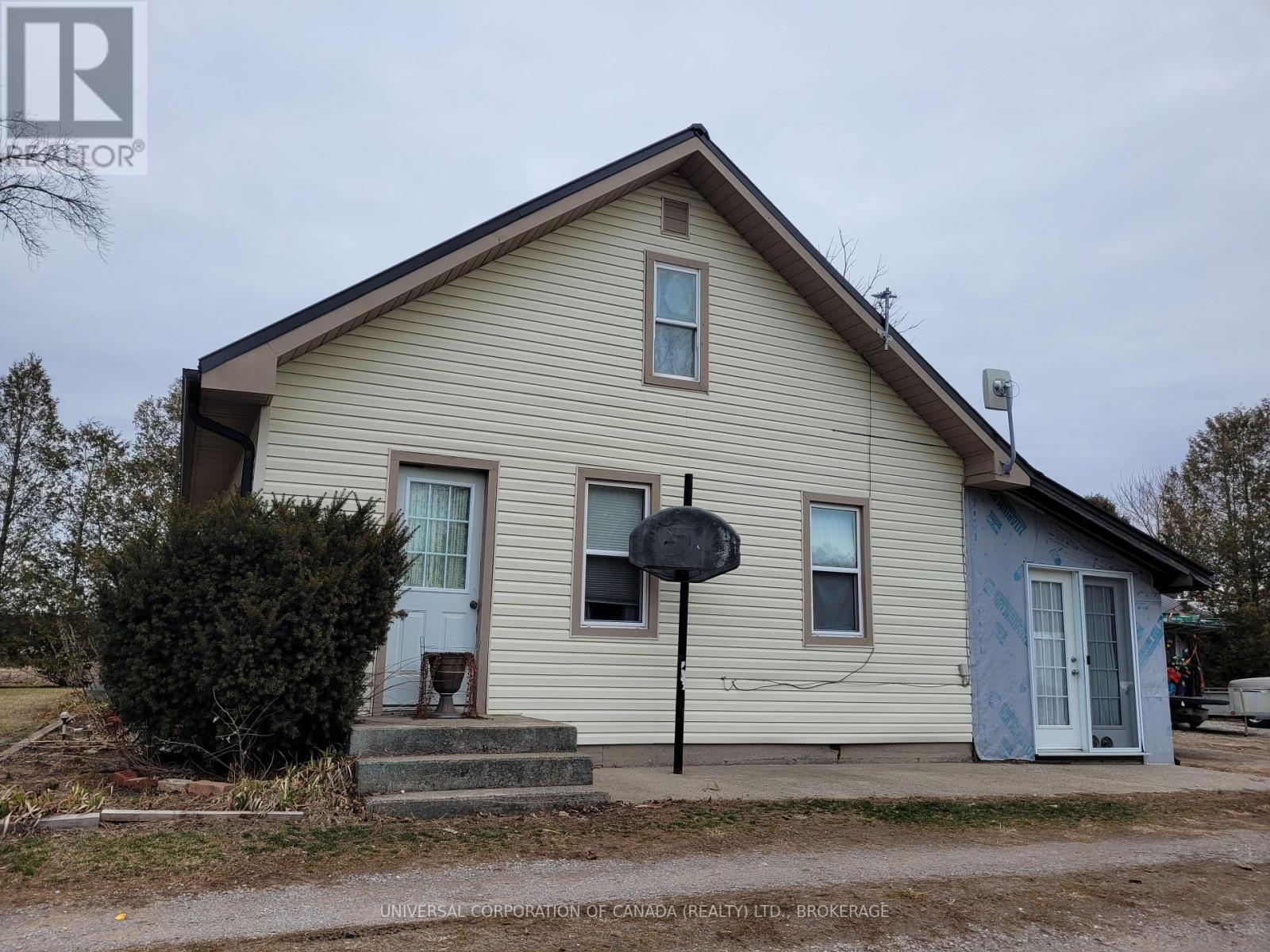 220 2nd Concession Road, Norfolk, Ontario  N0E 1G0 - Photo 3 - X12918338