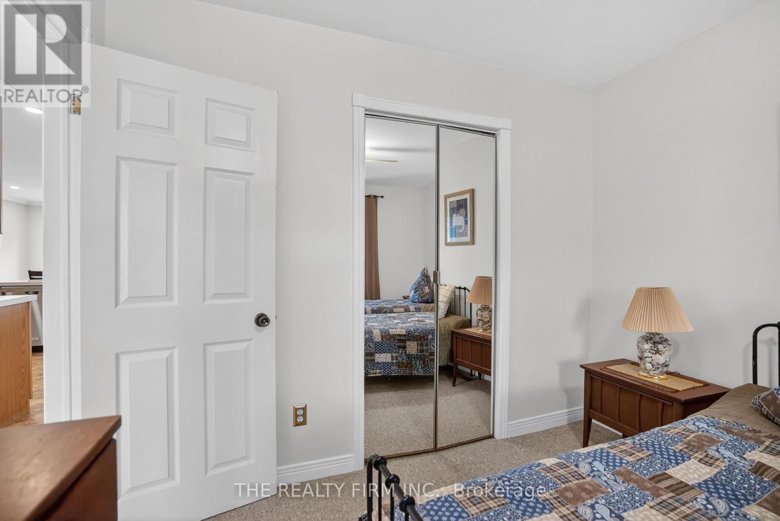 4084 Bluepoint Drive, Plympton-Wyoming, Ontario  N0N 1J6 - Photo 17 - X12918402