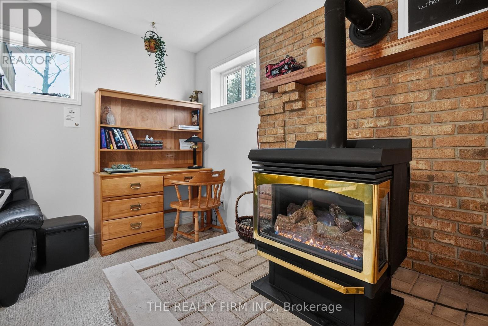 4084 Bluepoint Drive, Plympton-Wyoming, Ontario  N0N 1J6 - Photo 21 - X12918402