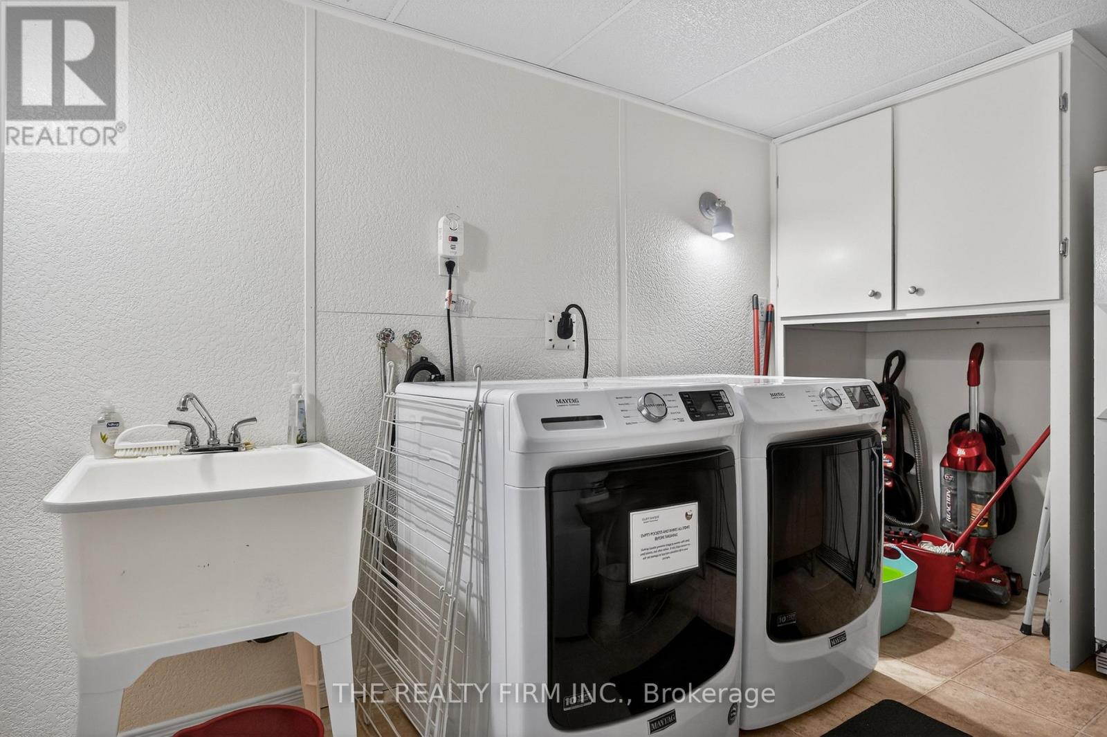 4084 Bluepoint Drive, Plympton-Wyoming, Ontario  N0N 1J6 - Photo 30 - X12918402