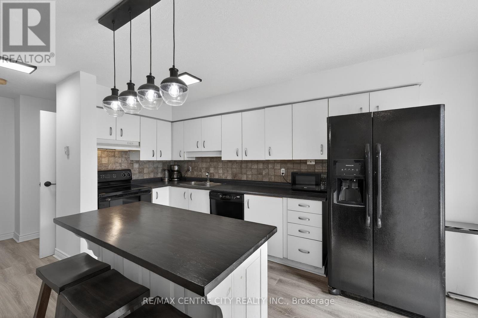 Photo 12 of 27 for 57 - 120 Centre Street