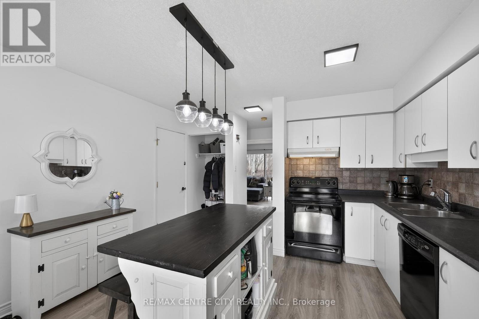 Photo 13 of 27 for 57 - 120 Centre Street