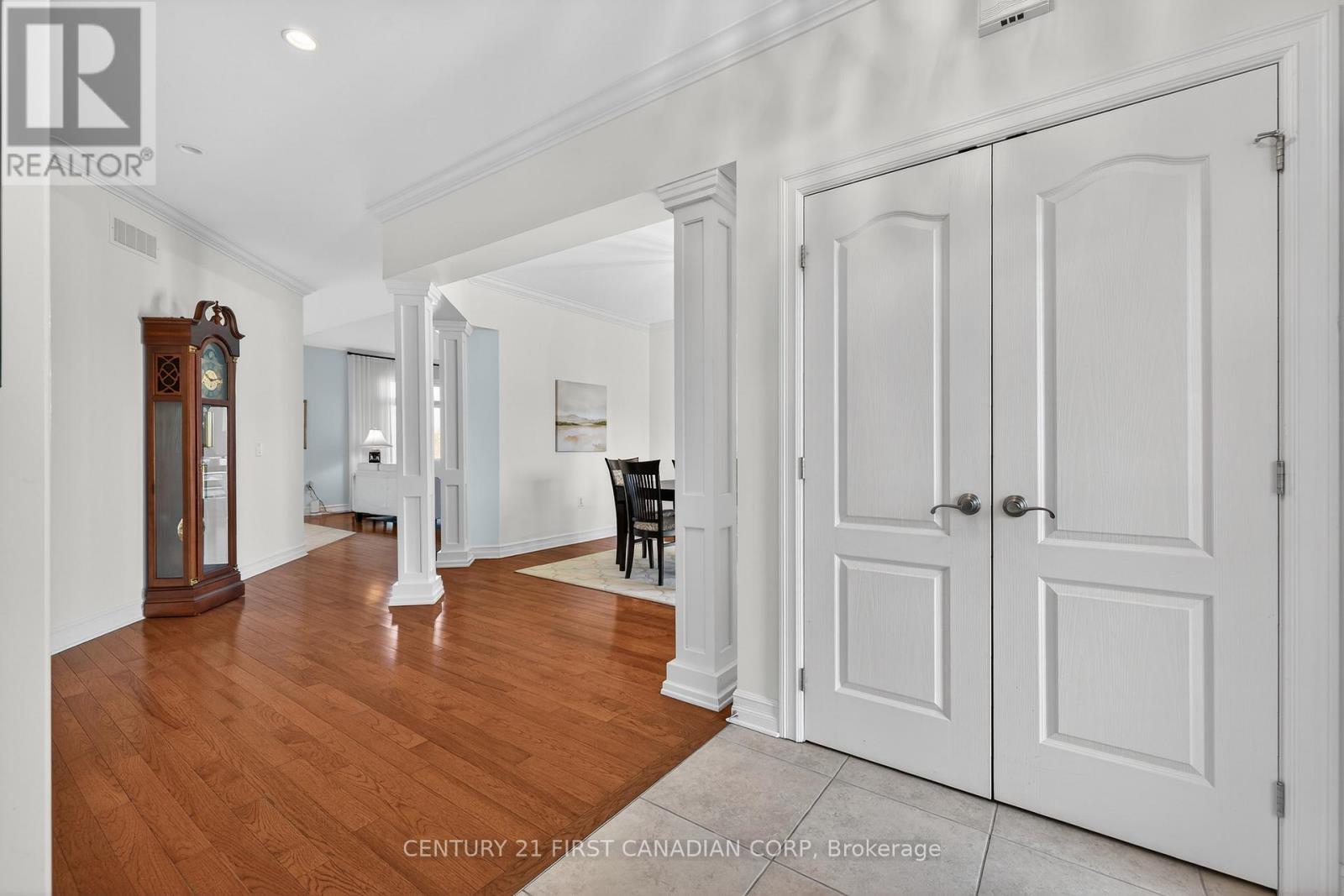 1219 Sandy Somerville Drive, London South, Ontario  N6K 5R2 - Photo 4 - X12918510