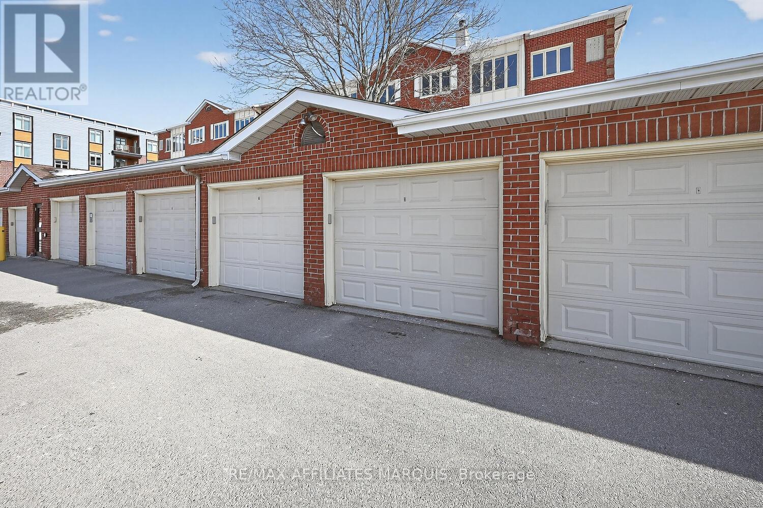 304 - 10 Armstrong Drive, Smiths Falls, Ontario  K7A 5H8 - Photo 3 - X12918238