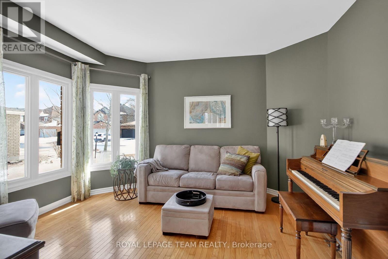 11 Vermont Avenue, Ottawa, Ontario  K2G 6J6 - Photo 10 - X12918274