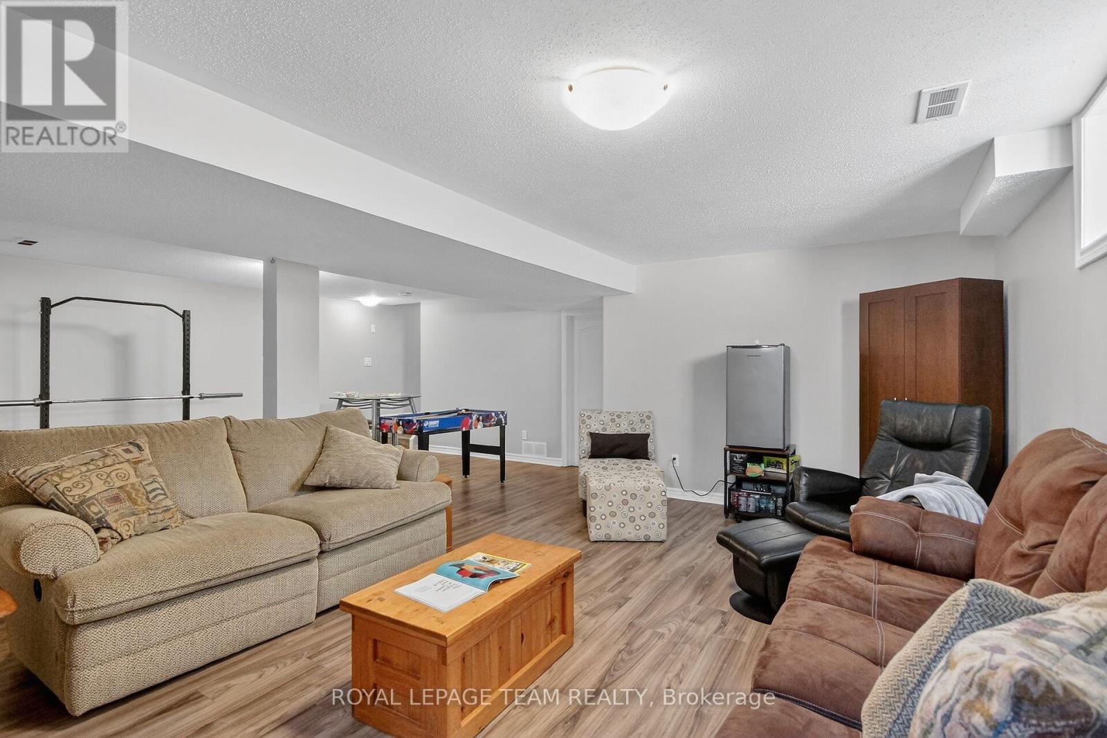 11 Vermont Avenue, Ottawa, Ontario  K2G 6J6 - Photo 41 - X12918274