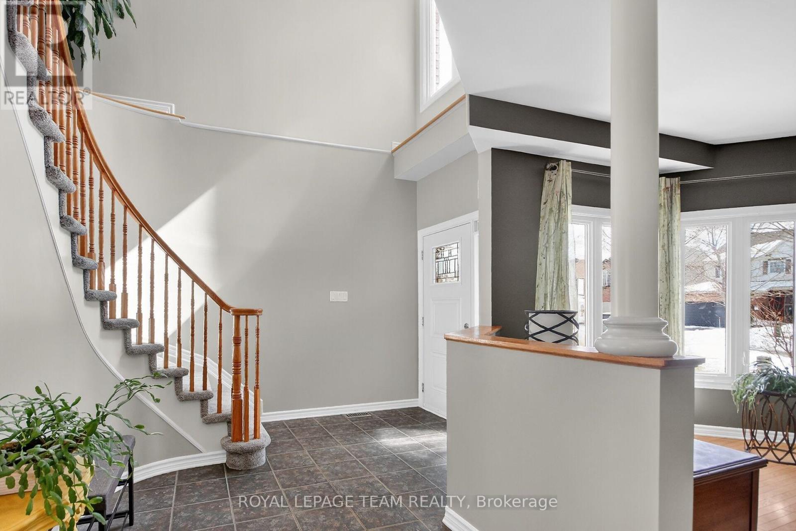 11 Vermont Avenue, Ottawa, Ontario  K2G 6J6 - Photo 7 - X12918274