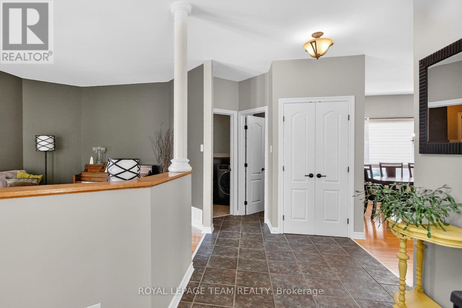 11 Vermont Avenue, Ottawa, Ontario  K2G 6J6 - Photo 8 - X12918274