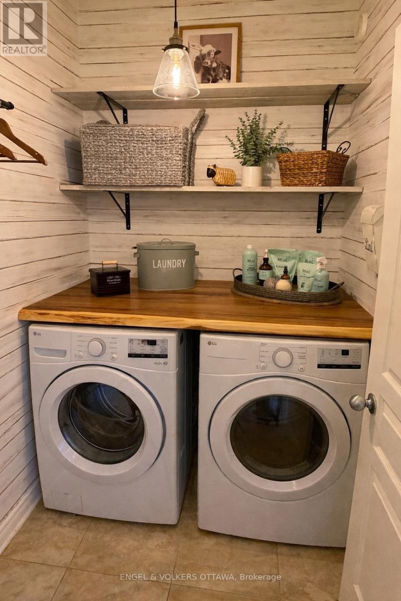 407 Landswood Way, Ottawa, Ontario  K2S 0A3 - Photo 19 - X12918316