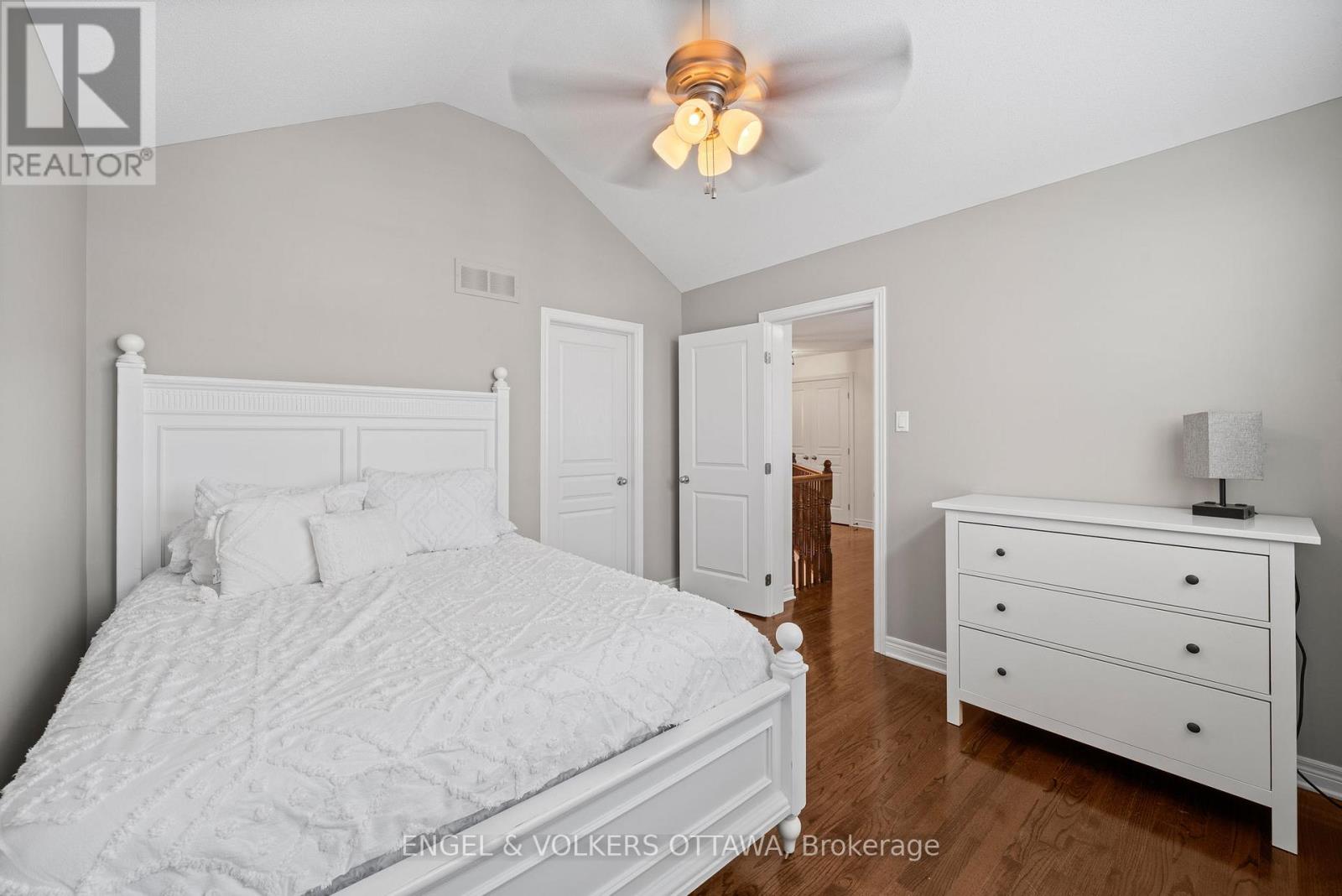 407 Landswood Way, Ottawa, Ontario  K2S 0A3 - Photo 33 - X12918316