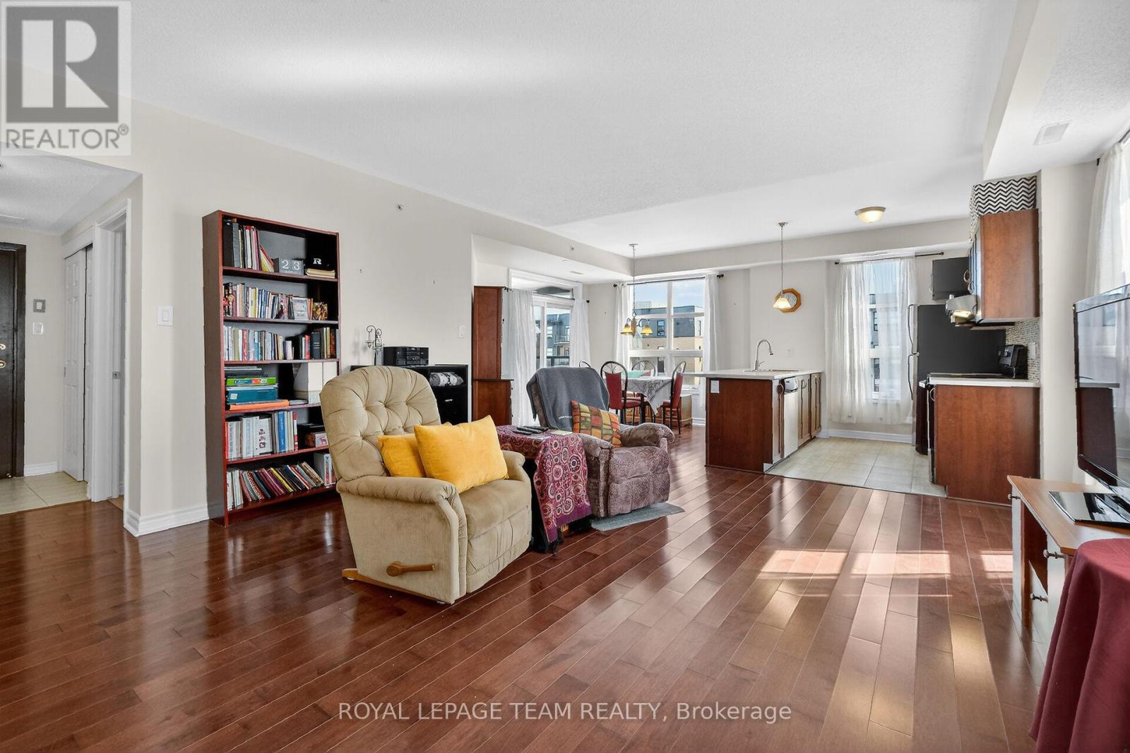 302 - 100 Montblanc Private, Ottawa, Ontario  K1C 0B2 - Photo 10 - X12918360