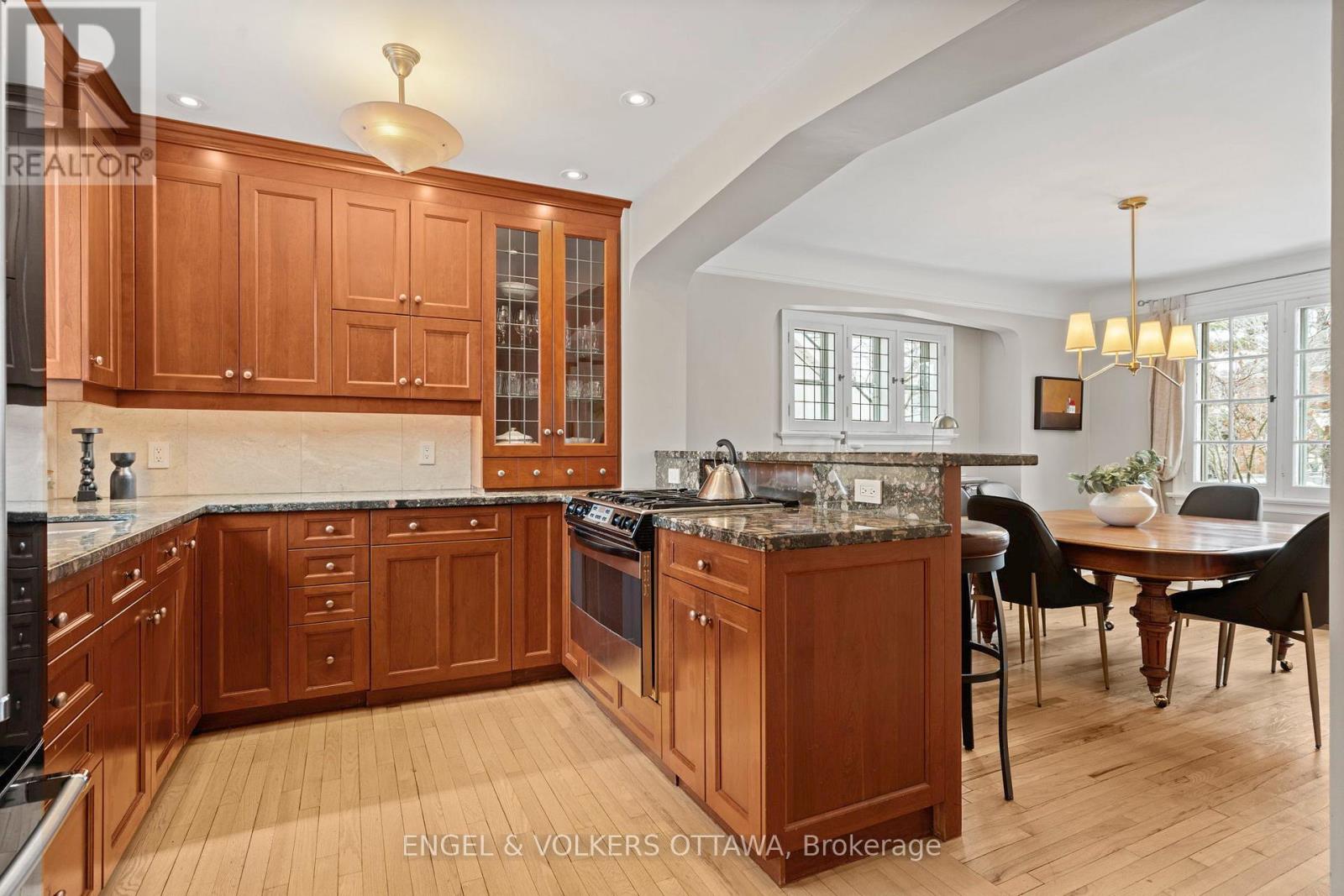 96 Helena Street, Ottawa, Ontario  K1Y 3N1 - Photo 15 - X12918376