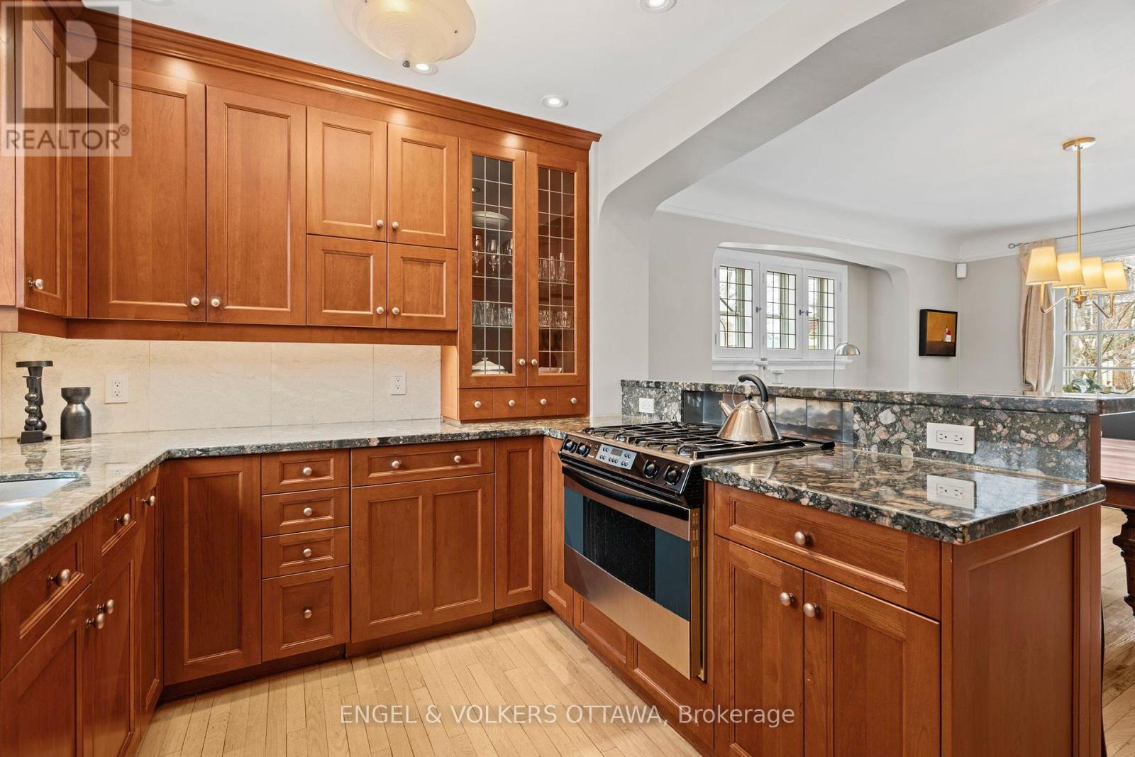 96 Helena Street, Ottawa, Ontario  K1Y 3N1 - Photo 16 - X12918376