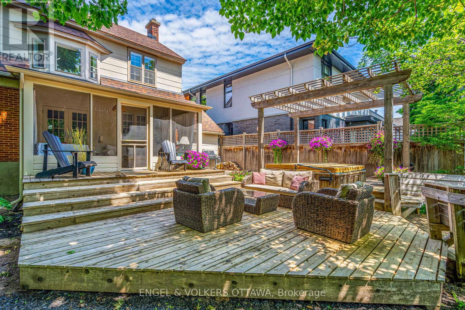 96 Helena Street, Ottawa, Ontario  K1Y 3N1 - Photo 37 - X12918376