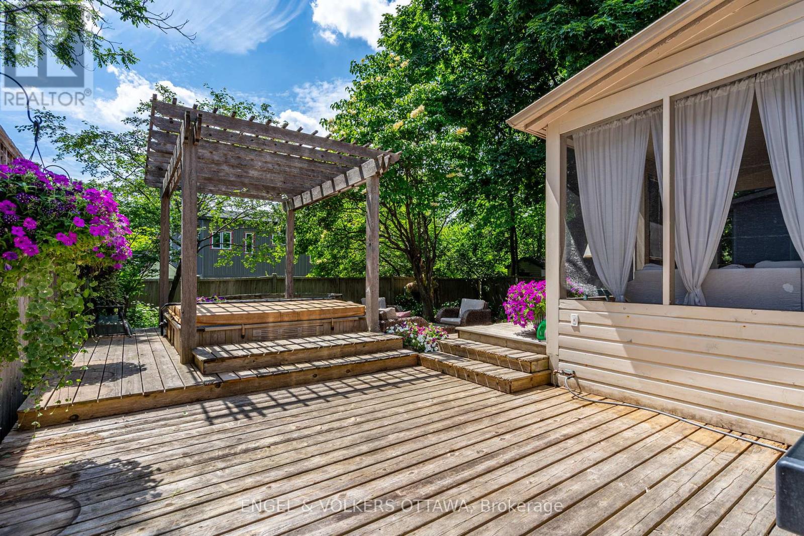 96 Helena Street, Ottawa, Ontario  K1Y 3N1 - Photo 38 - X12918376