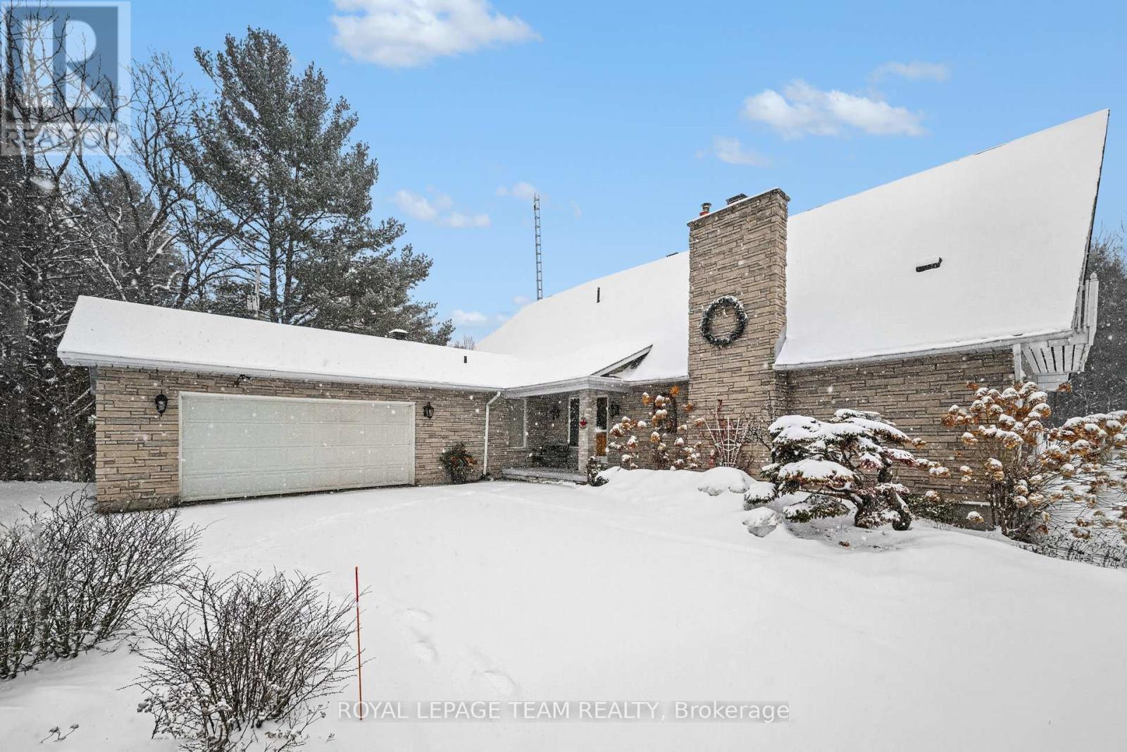 10458 Loughlin Ridge Road, North Dundas, Ontario  K0E 1S0 - Photo 2 - X12918474