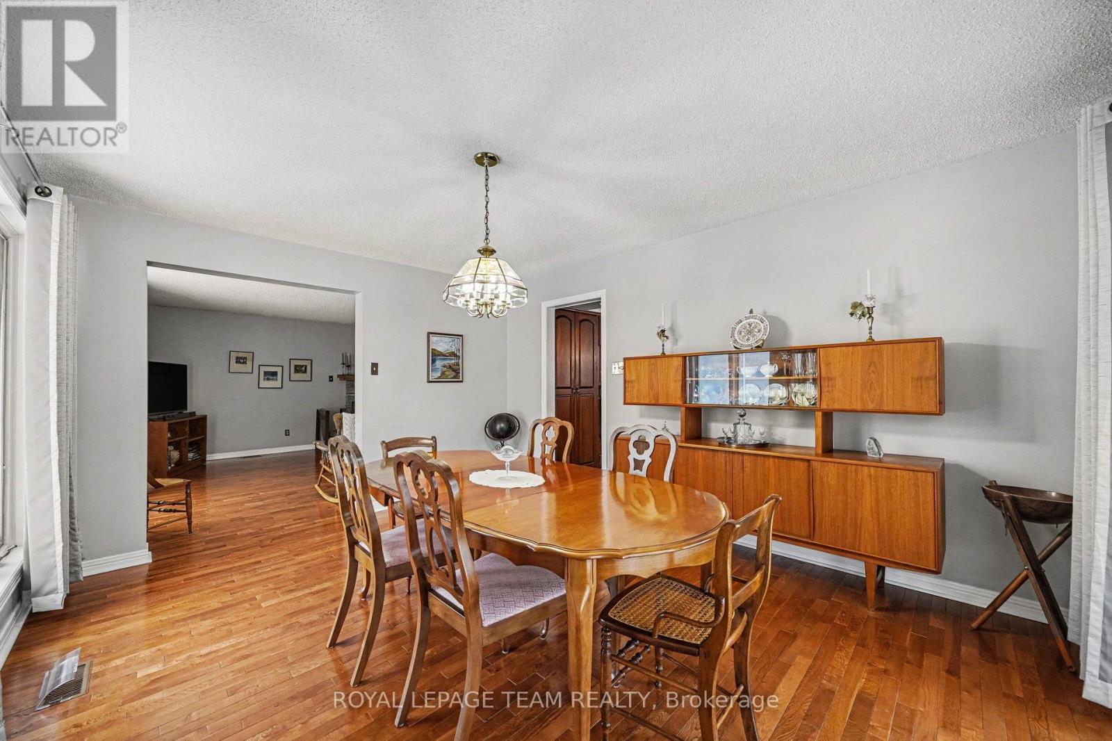 10458 Loughlin Ridge Road, North Dundas, Ontario  K0E 1S0 - Photo 4 - X12918474