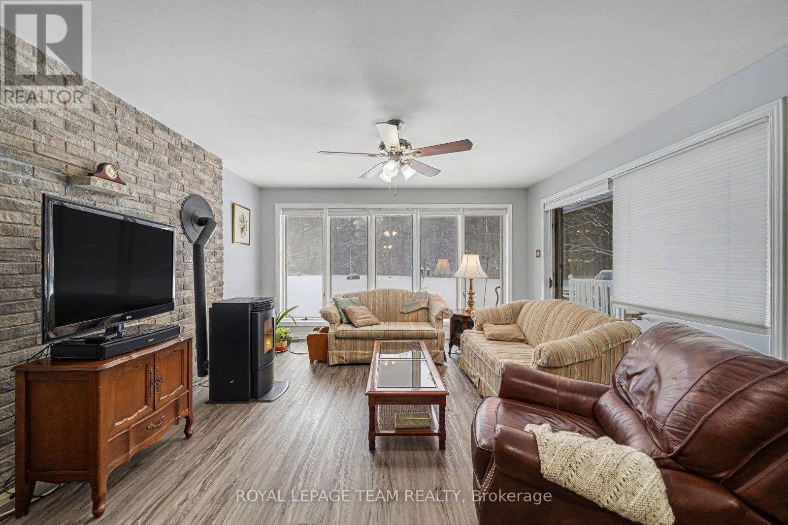 10458 Loughlin Ridge Road, North Dundas, Ontario  K0E 1S0 - Photo 9 - X12918474