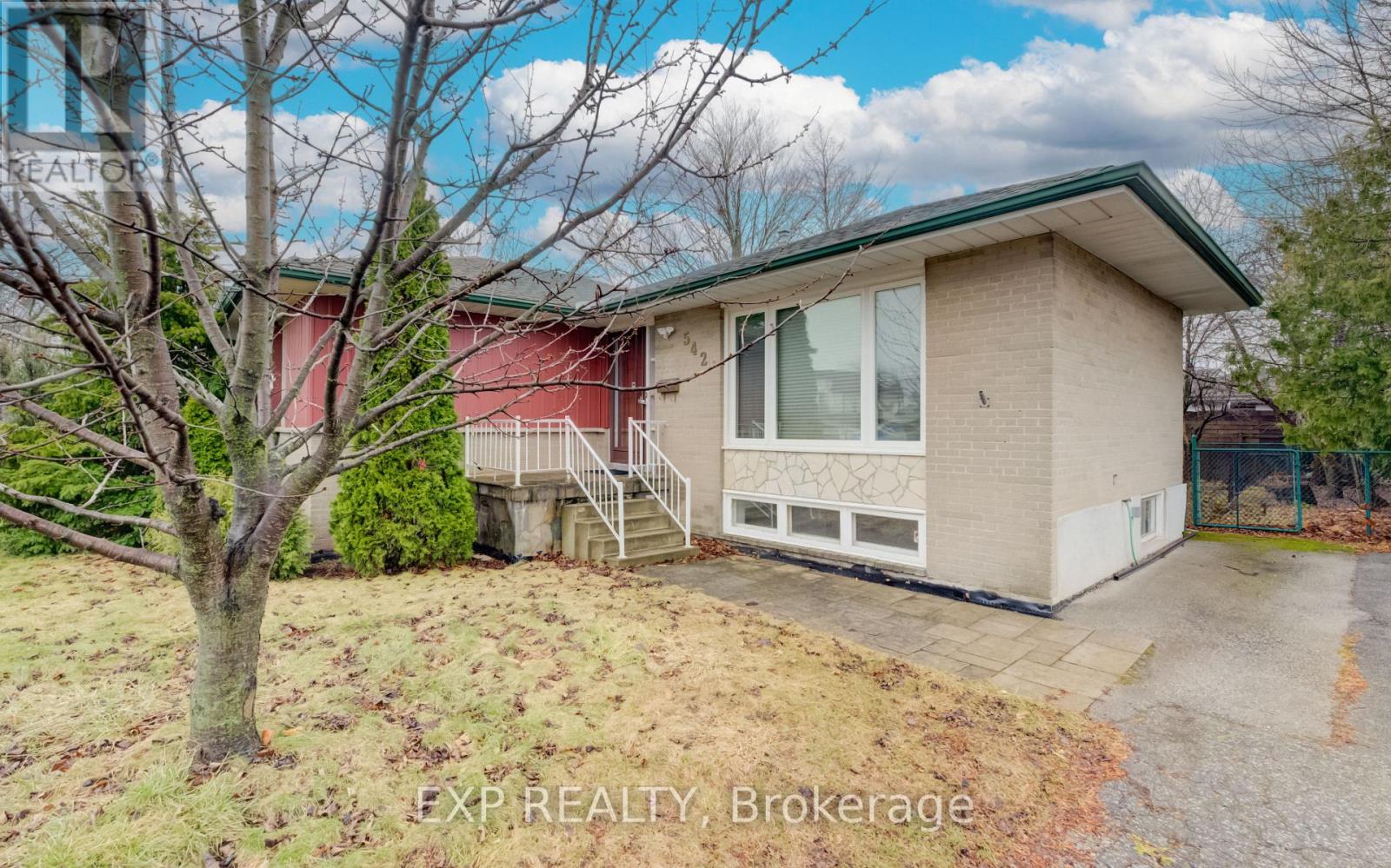 542 Trudale Court, Oakville, Ontario  L6L 4H1 - Photo 2 - W12918300