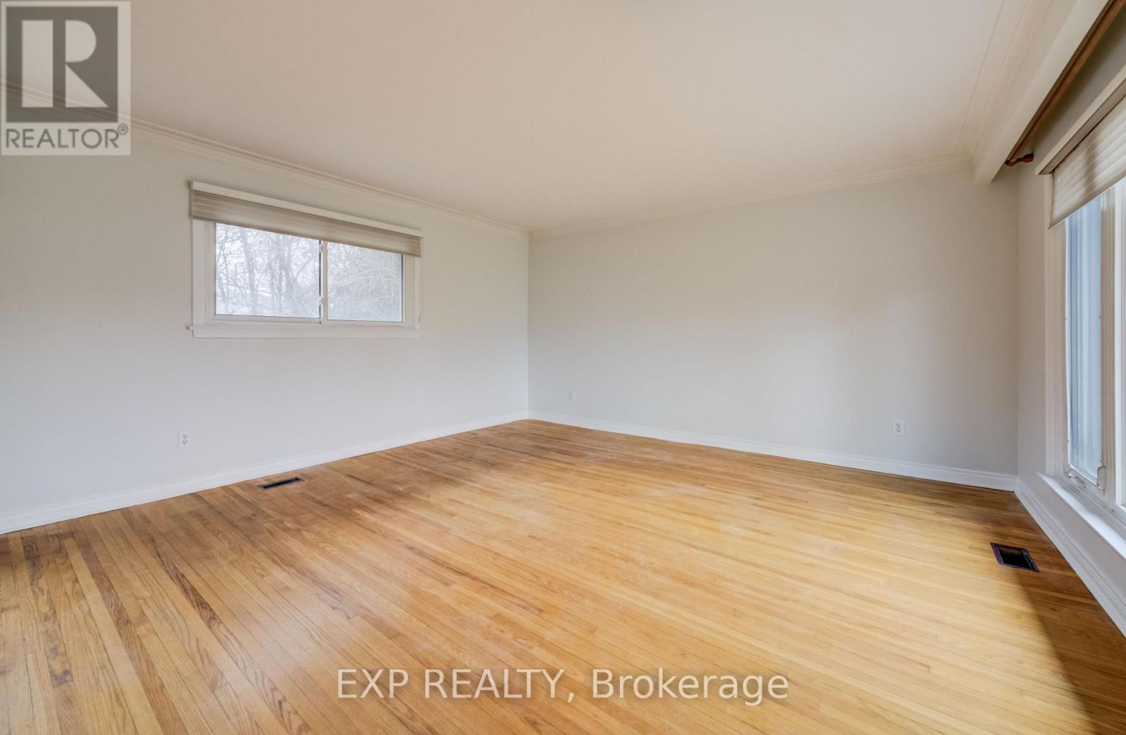 542 Trudale Court, Oakville, Ontario  L6L 4H1 - Photo 5 - W12918300