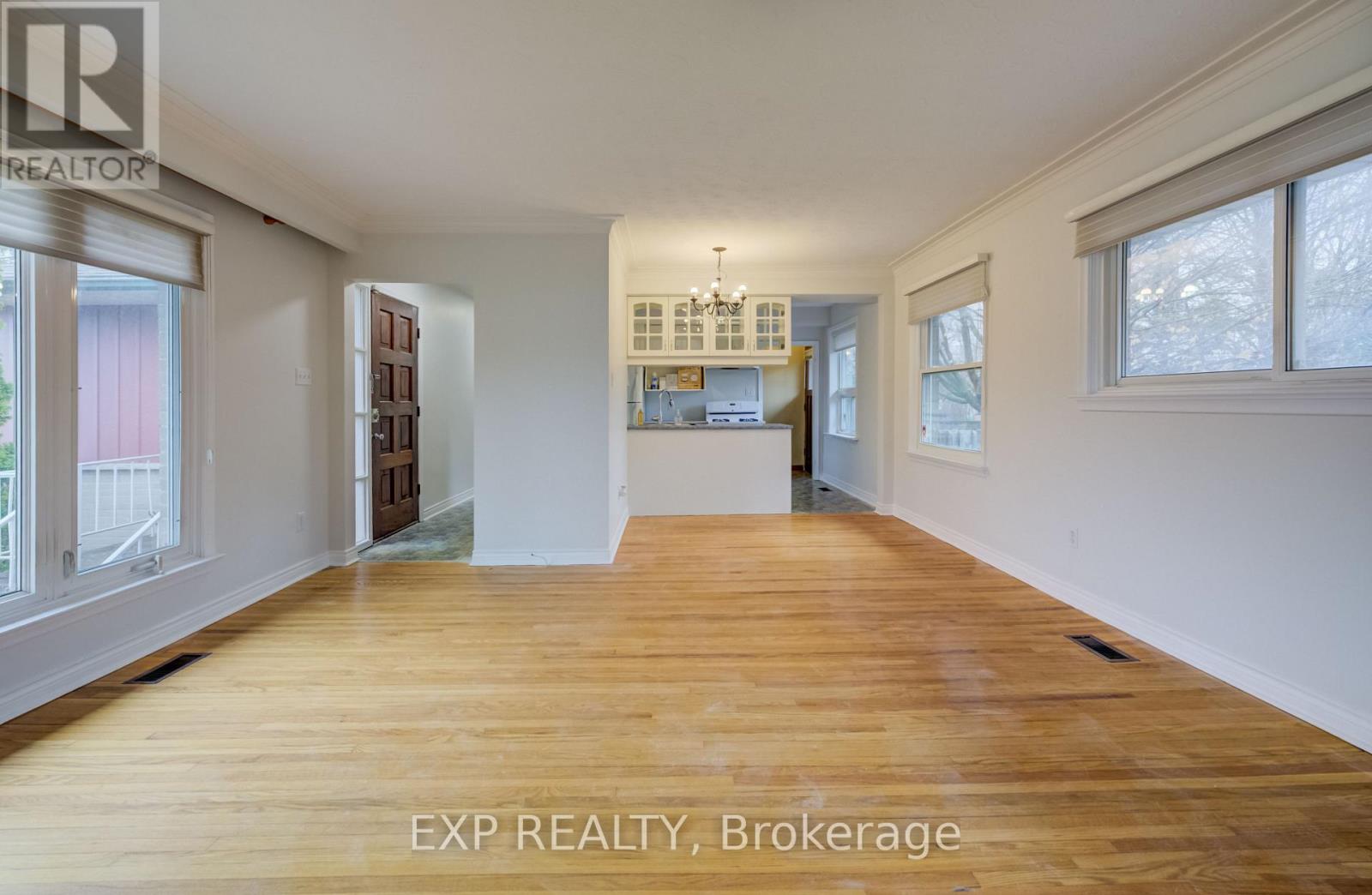 542 Trudale Court, Oakville, Ontario  L6L 4H1 - Photo 7 - W12918300