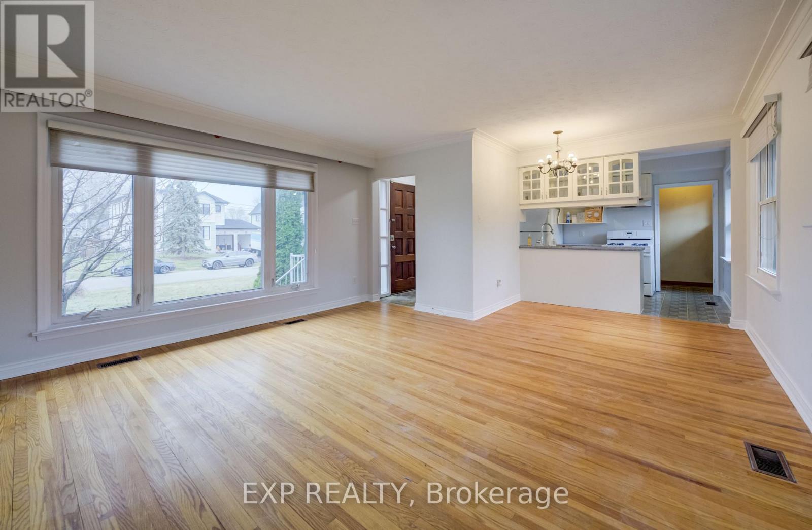 542 Trudale Court, Oakville, Ontario  L6L 4H1 - Photo 8 - W12918300