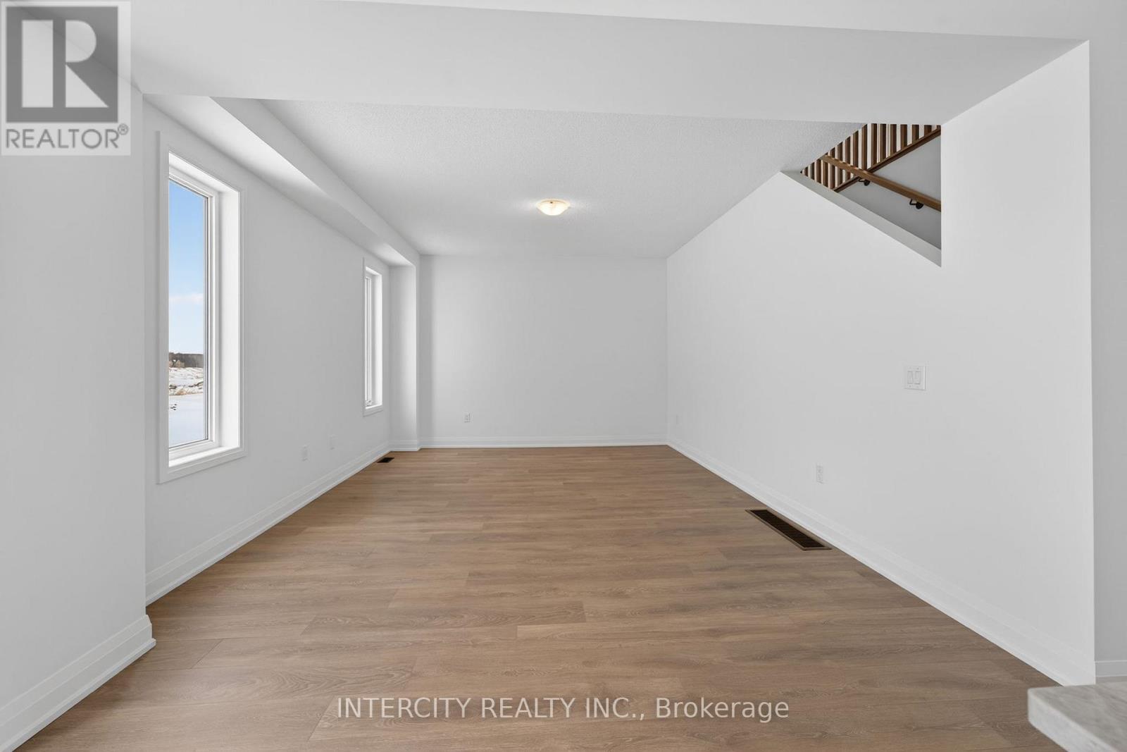 28 Legacy Circle, Wasaga Beach, Ontario  L9Z 0M5 - Photo 22 - S12916980