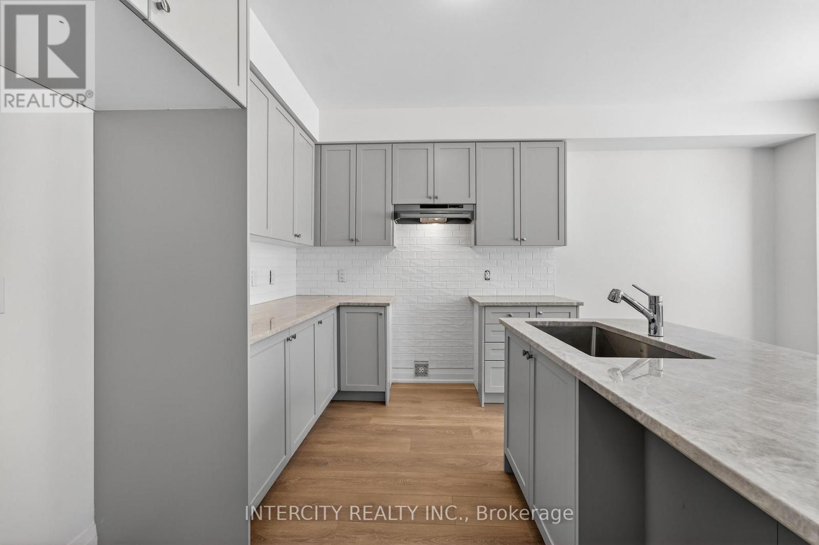 28 Legacy Circle, Wasaga Beach, Ontario  L9Z 0M5 - Photo 12 - S12916980