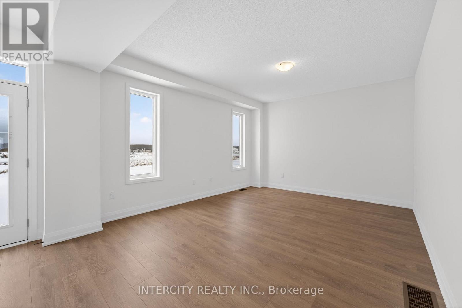 28 Legacy Circle, Wasaga Beach, Ontario  L9Z 0M5 - Photo 23 - S12916980