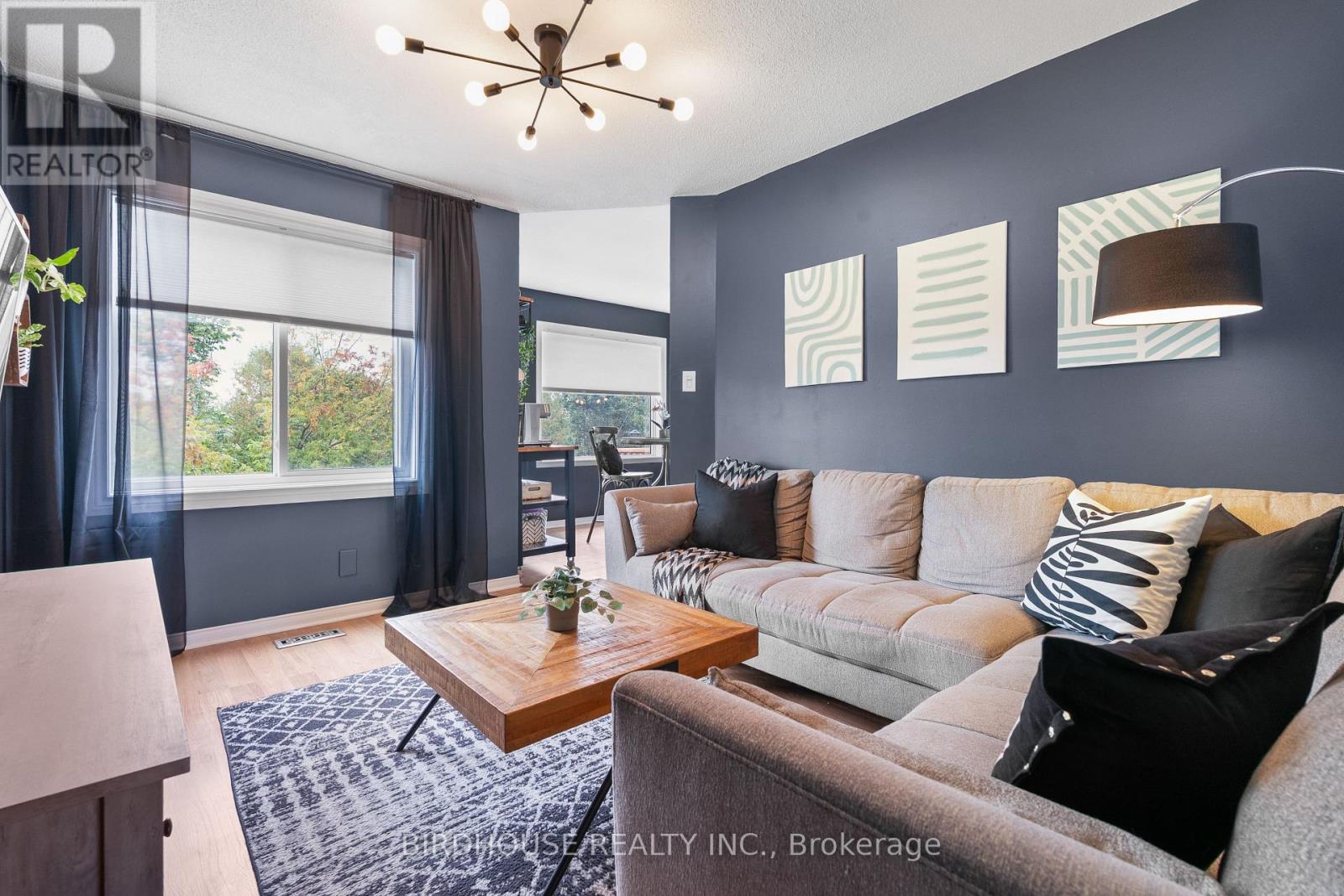 56 Champlain Boulevard, Kawartha Lakes, Ontario  K9V 4R1 - Photo 11 - X12679544