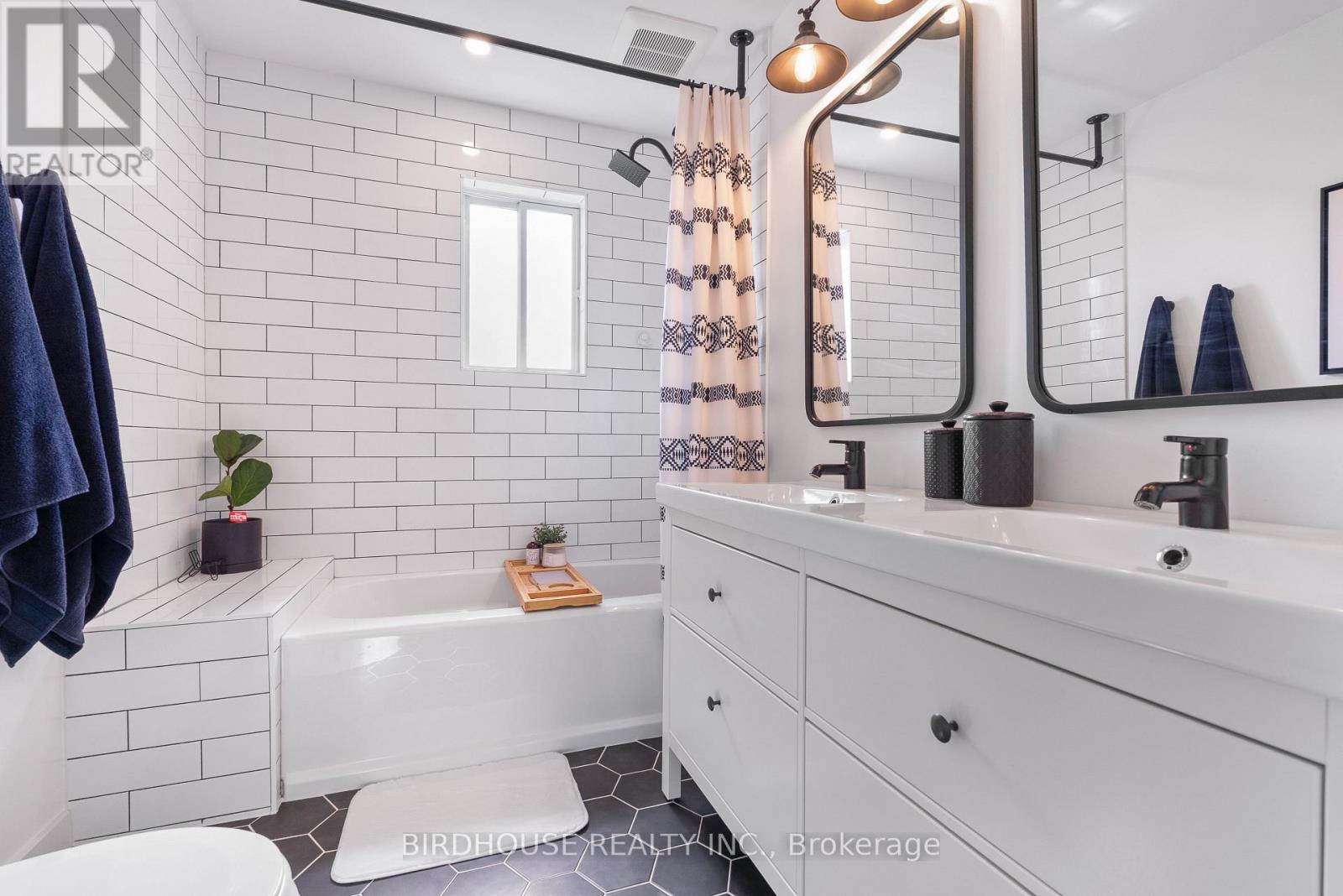 56 Champlain Boulevard, Kawartha Lakes, Ontario  K9V 4R1 - Photo 18 - X12679544