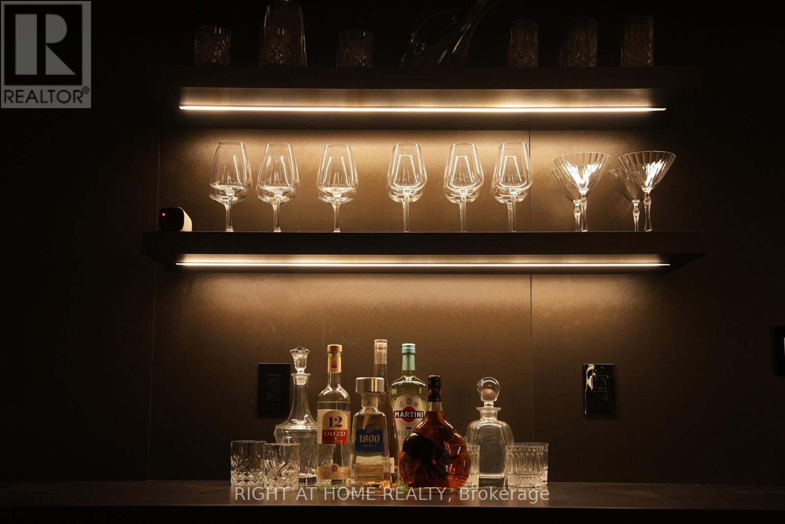 33 Thorndale Avenue, Toronto, Ontario  M8X 1W8 - Photo 35 - W12811690