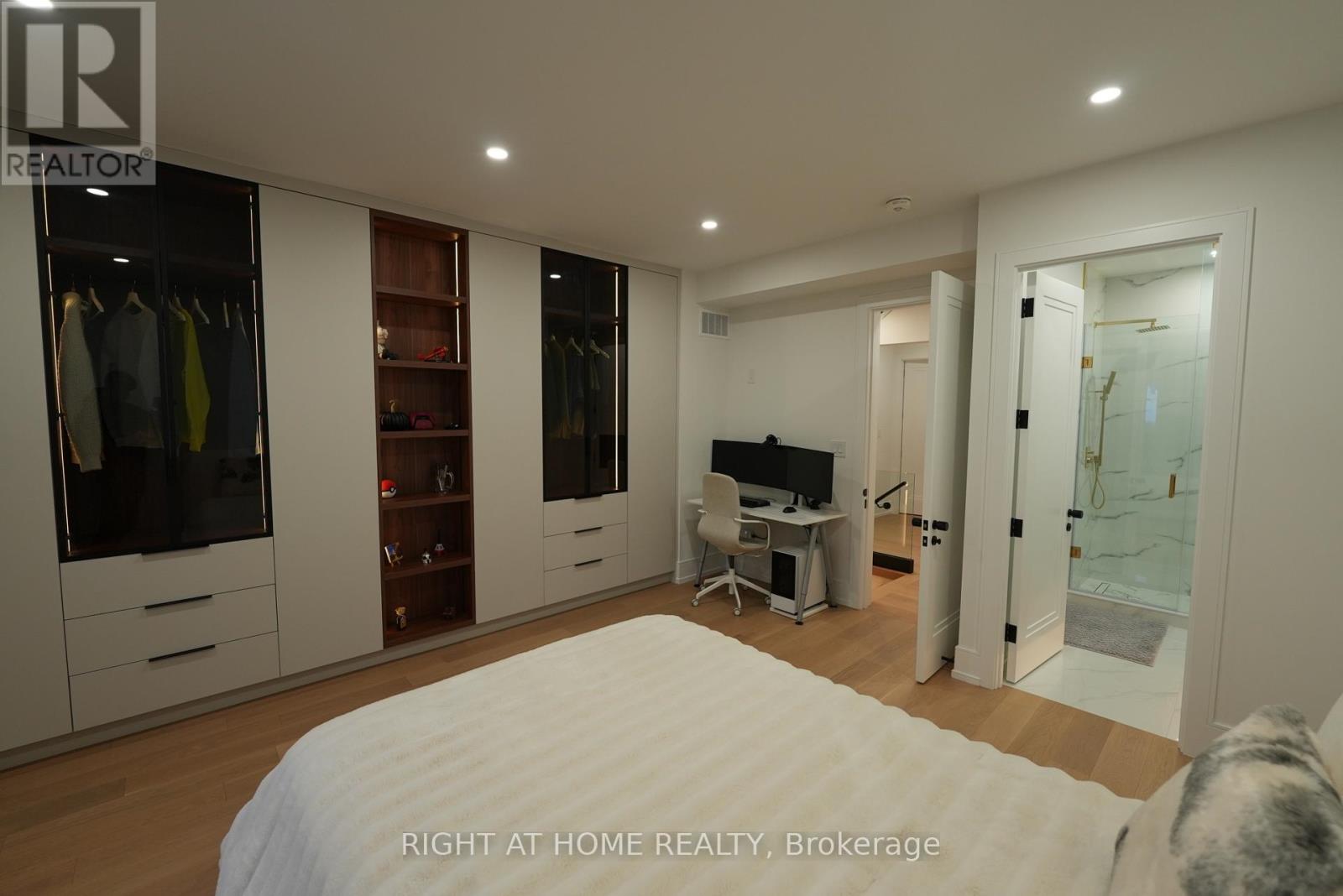 33 Thorndale Avenue, Toronto, Ontario  M8X 1W8 - Photo 25 - W12811690