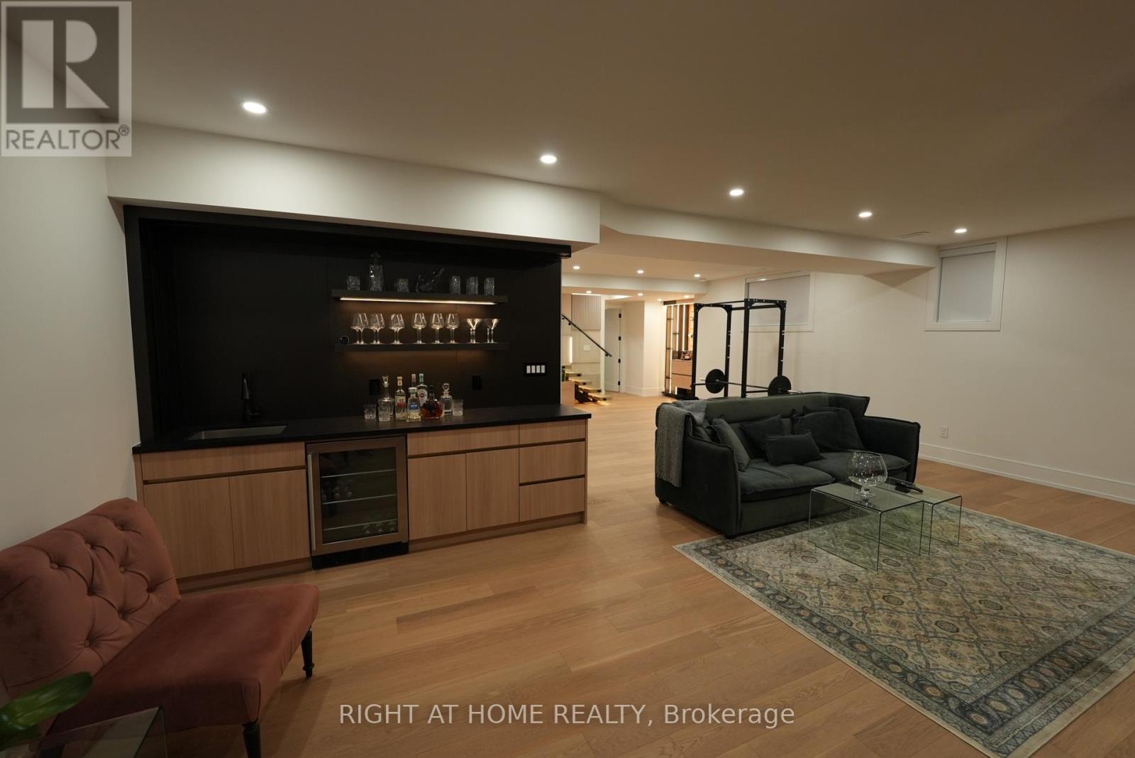 33 Thorndale Avenue, Toronto, Ontario  M8X 1W8 - Photo 40 - W12811690